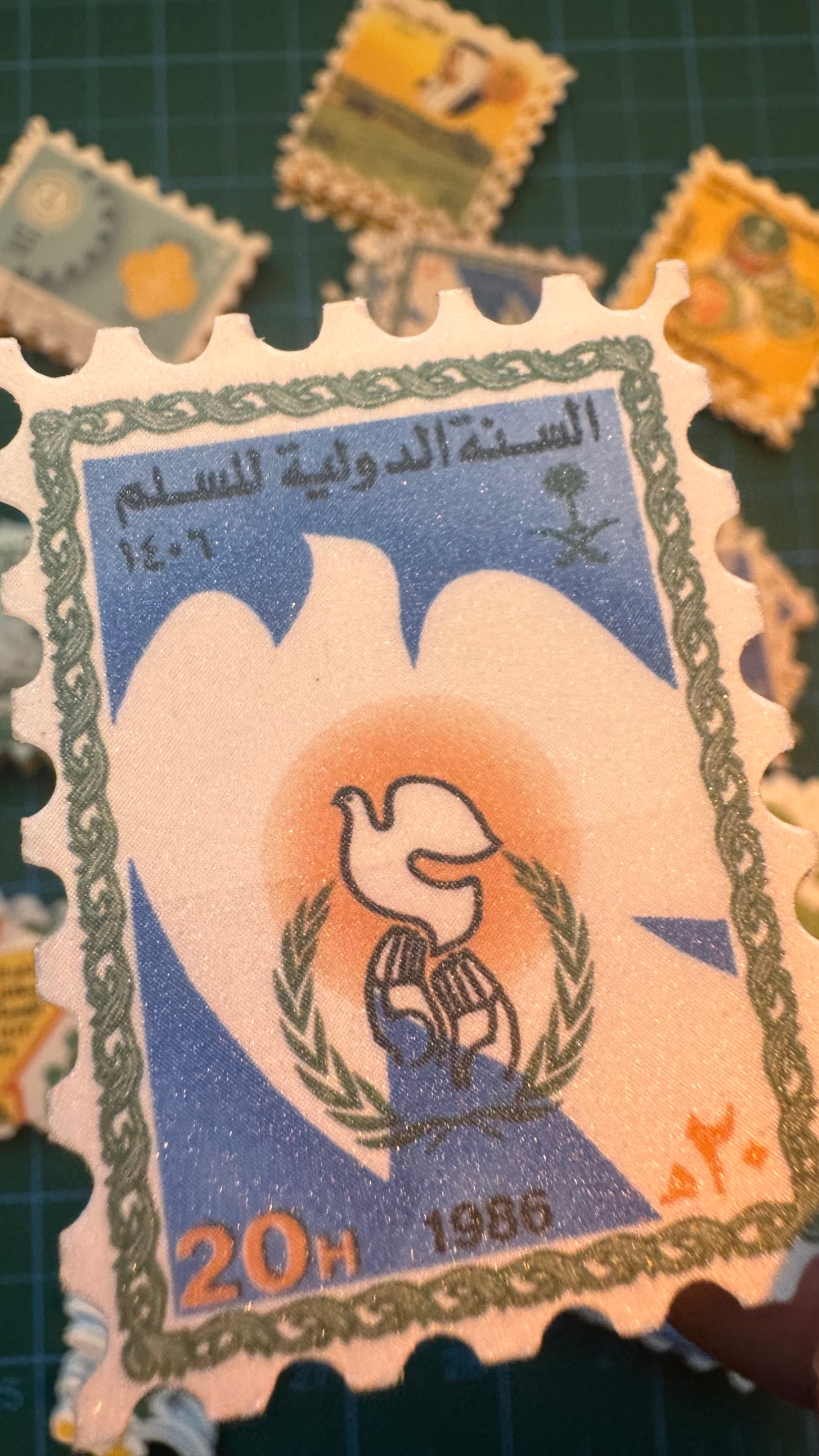 طابع لاصق يمامة السلام🕊️